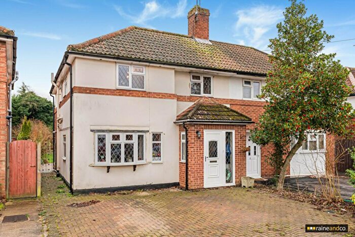 3 Bedroom Semi Detached House For Sale In Crawford Road, Hatfield, AL10