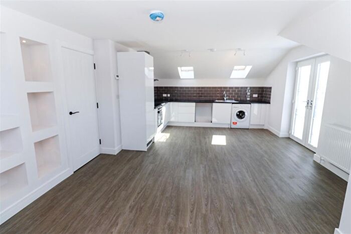 2 Bedroom Flat To Rent In Old Coppice Side, Heanor, DE75