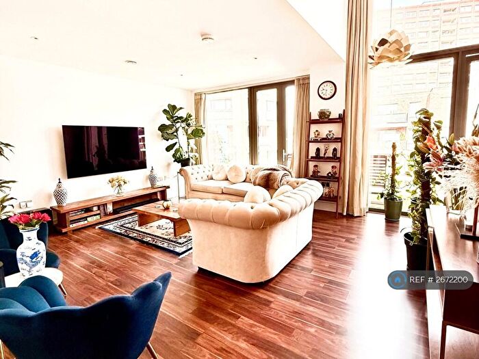 3 Bedroom Penthouse To Rent In Kilburn Park Road, London, NW6