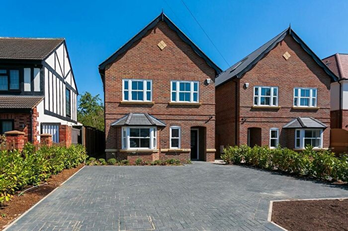 5 Bedroom Detached House For Sale In Little Bushey Lane, Bushey, WD23