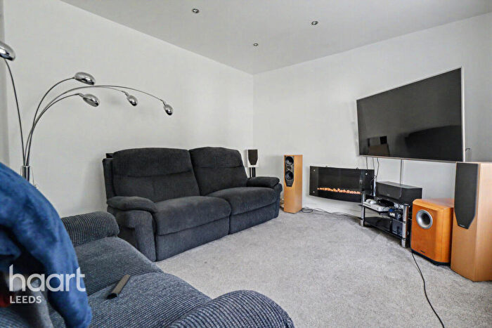 3 Bedroom Detached Bungalow For Sale In Butt Lane, Leeds, LS12