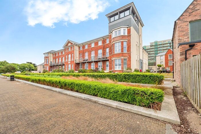 2 Bedroom Flat For Sale In Liberty Road, Portland, DT5