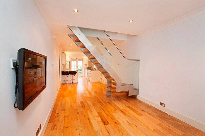 2 Bedroom Terraced House To Rent In Beatrice Road, Richmond, TW10