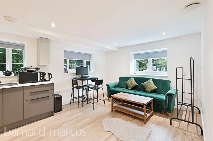 Studio To Rent In Windmill Lane, Hanwell, UB2