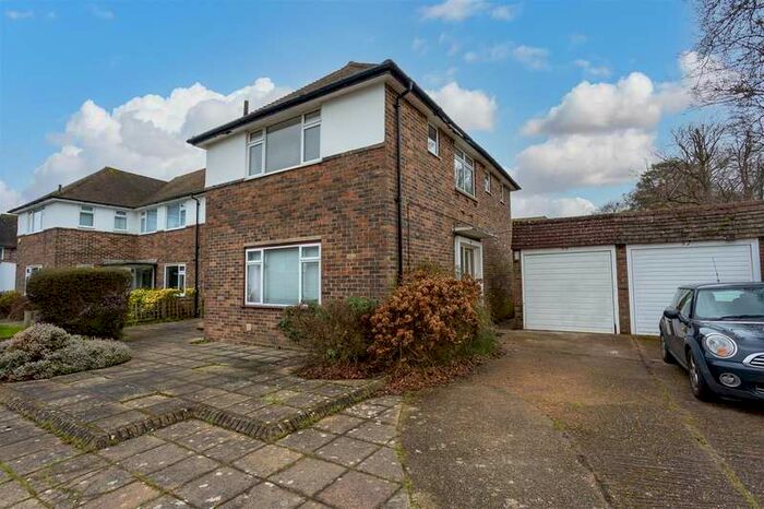 2 Bedroom Maisonette Flat To Rent In Courtlands Crescent, Banstead, SM7