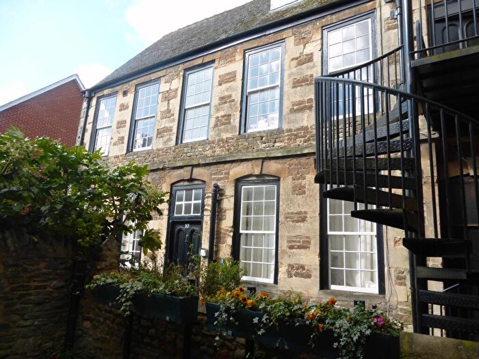 1 Bedroom Flat To Rent In High Street, Highworth, Swindon, SN6
