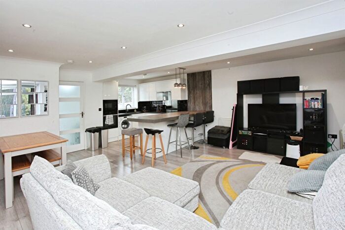 4 Bedroom End Terrace House For Sale In Blanche Close, Newport, NP10
