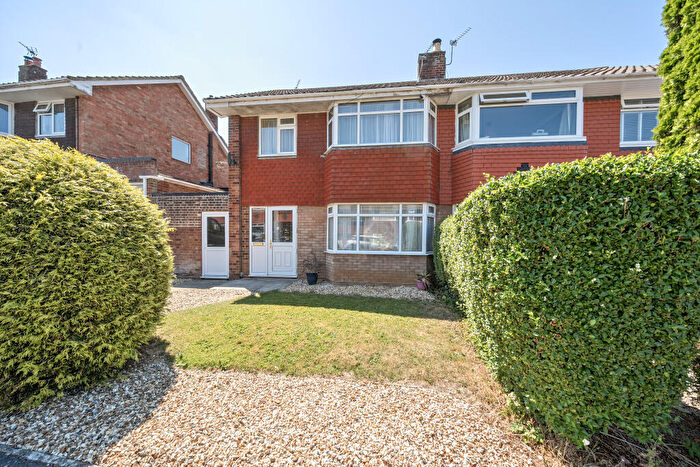 3 Bedroom Semi Detached House For Sale In Buckingham Road, Lawn, Swindon, SN3