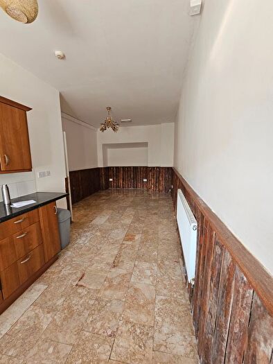 2 Bedroom Flat To Rent In Lewis Street, Aberdare, CF44