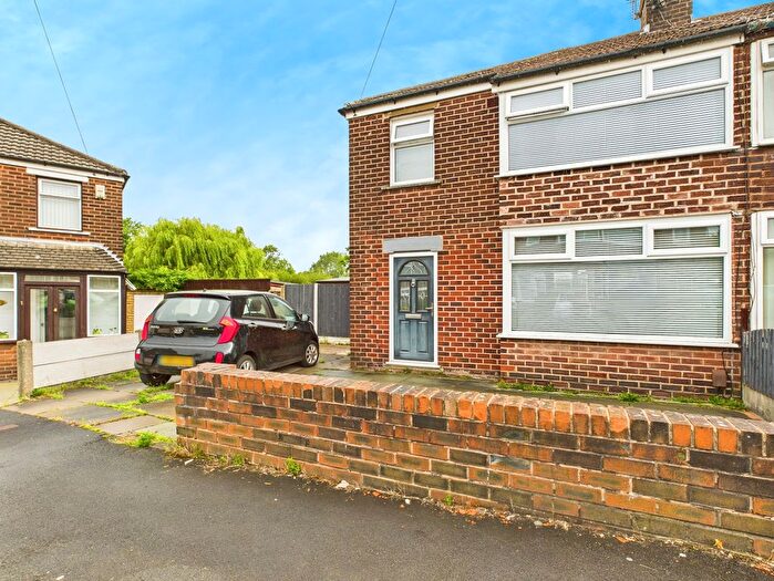 3 Bedroom Semi-Detached House For Sale In Huntley Grove, Sutton, St Helens, WA9