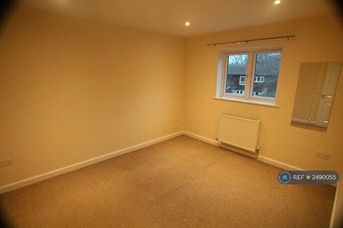 1 Bedroom Flat To Rent In Dore Close, Northampton, NN3