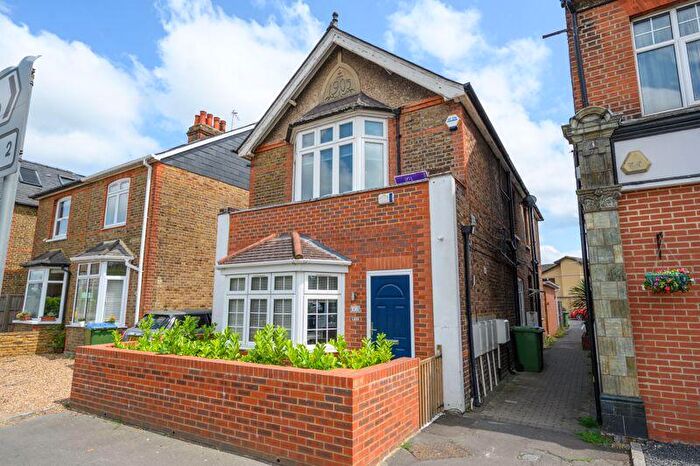 1 Bedroom Ground Maisonette For Sale In Molesey Road, Hersham, KT12