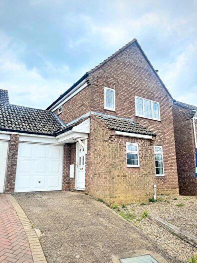 3 Bedroom Link Detached House To Rent In Benham Road, Greens Norton, NN12