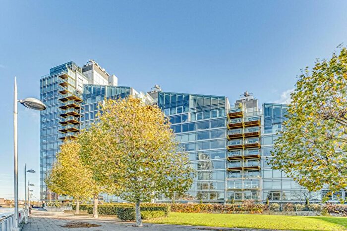 1 Bedroom Apartment To Rent In The Montevetro Building, Battersea, SW11