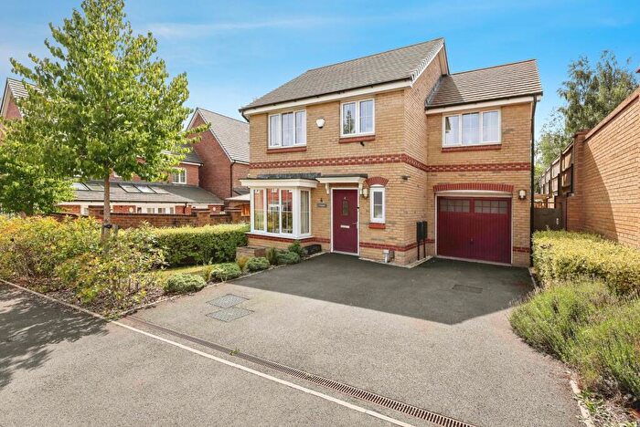 4 Bedroom Detached House For Sale In Surrey Close, Smethwick, West Midlands, B66