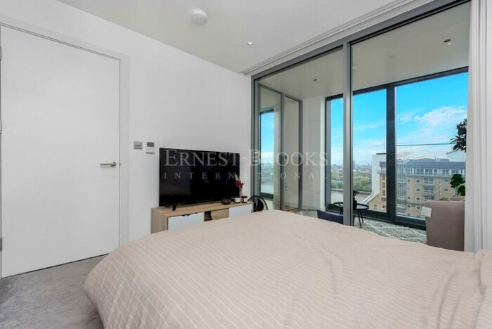 1 Bedroom Apartment To Rent In Landmark Pinnacle, Canary Wharf, E14