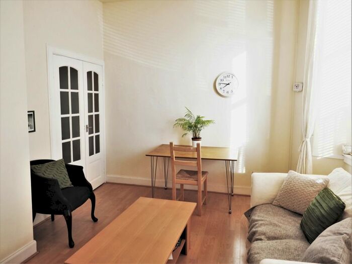 1 Bedroom Flat To Rent In Dean Park Street, Stockbridge, Edinburgh, EH4