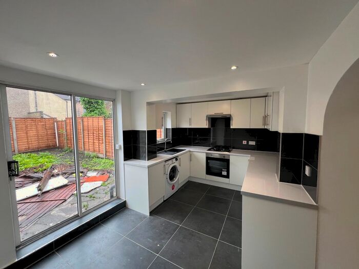 3 Bedroom Terraced House To Rent In Medcalf Road, Enfield, EN3