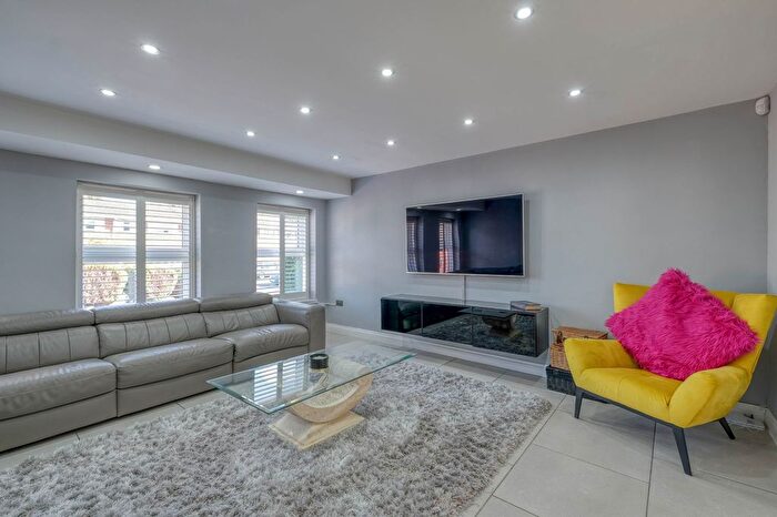 5 Bedroom Detached House For Sale In St. Nicolas Gardens, Birmingham, B38