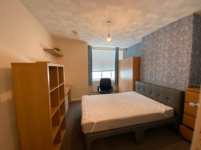 4 Bedroom Semi-Detached House To Rent In Green Street, HP11