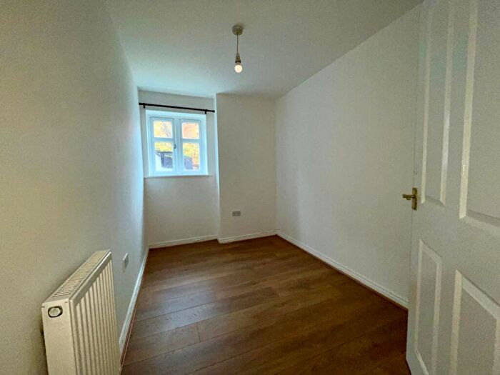 2 Bedroom Apartment To Rent In Haunch Close, Birmingham, West Midlands, B13