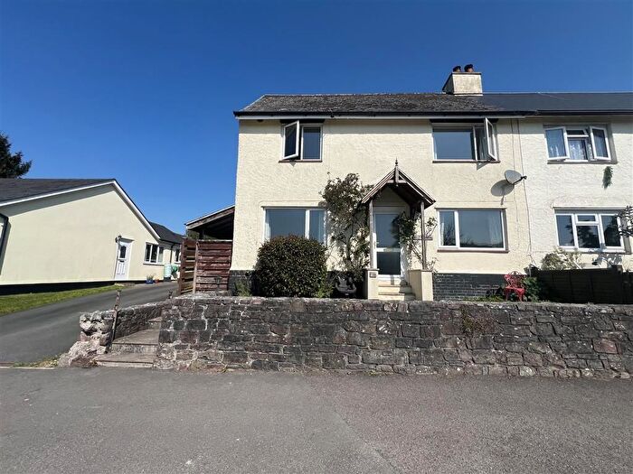 3 Bedroom Semi-Detached House For Sale In Banfields, Shillingford, Tiverton, EX16