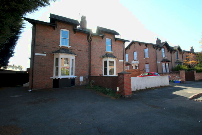 8 Bedroom Terraced House To Rent In Claremont Road, Leamington Spa, CV31