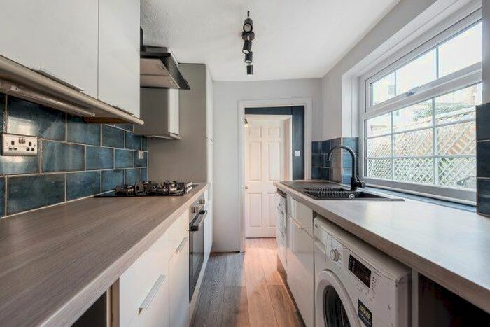 2 Bedroom Property To Rent In Mooreland Road, Bromley BR1