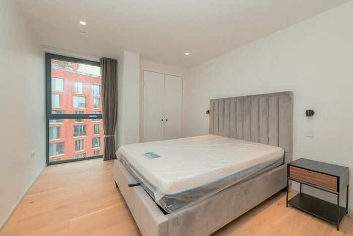 2 Bedroom Flat To Rent In York Way, London, N1