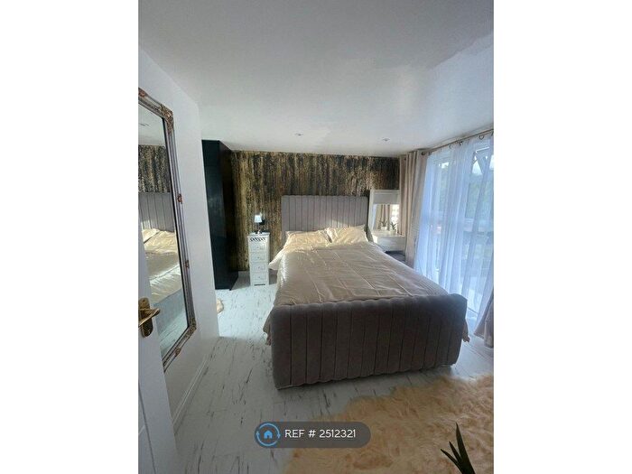 Studio To Rent In Cromwell Road, Hillingdon, UB3