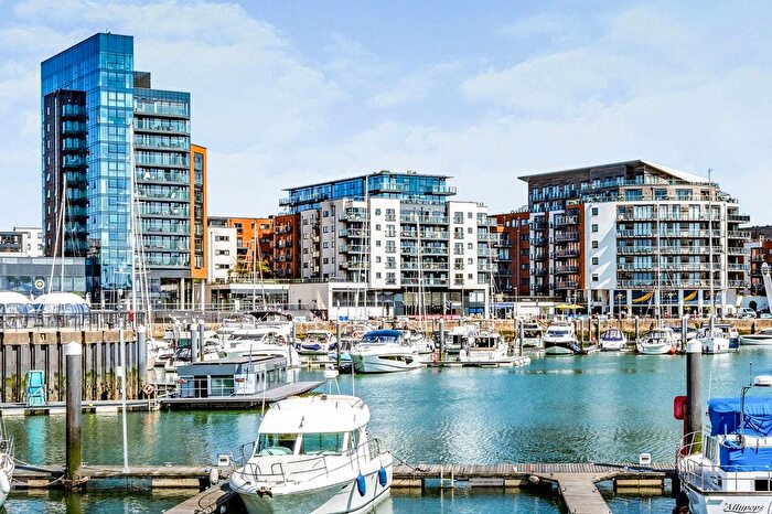2 Bedroom Flat For Sale In Pacific Close, Ocean Village, Southampton, SO14