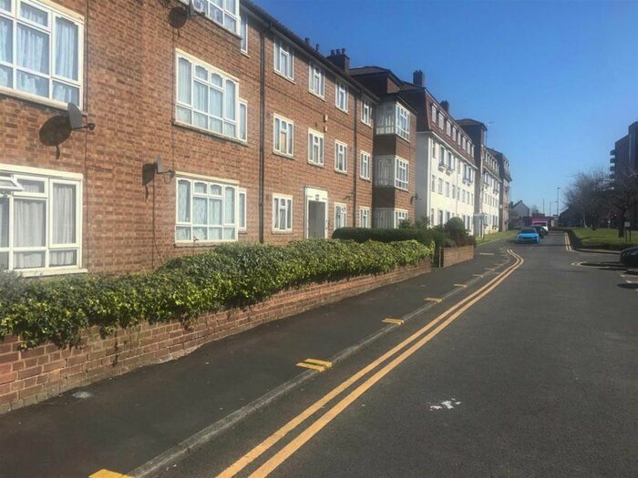 2 Bedroom Flat To Rent In London Road, Barking, IG11
