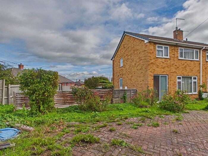 3 Bedroom Semi-Detached House For Sale In Larchfield Close, Malvern, WR14