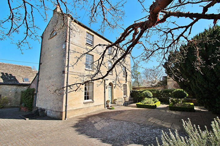 4 Bedroom Detached House For Sale In New Road, Bampton, OX18