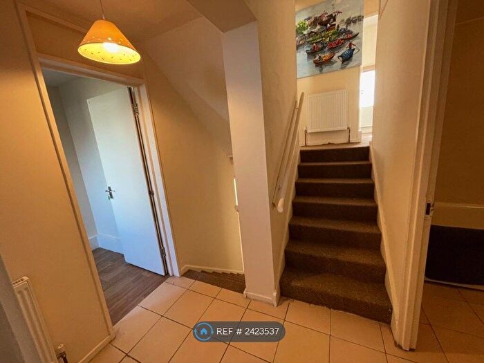 1 Bedroom Property To Rent In Manning Grove, Langdon Hills, Basildon, SS16