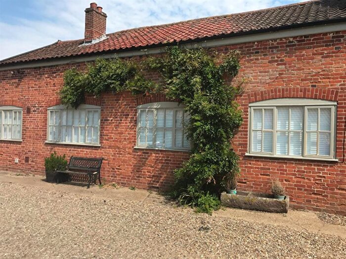 4 Bedroom Property To Rent In Bramerton Road, Surlingham, Norwich, NR14