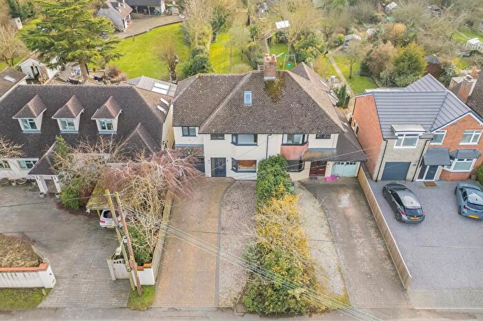 4 Bedroom Semi-Detached House For Sale In Sugworth Lane, Radley, OX14