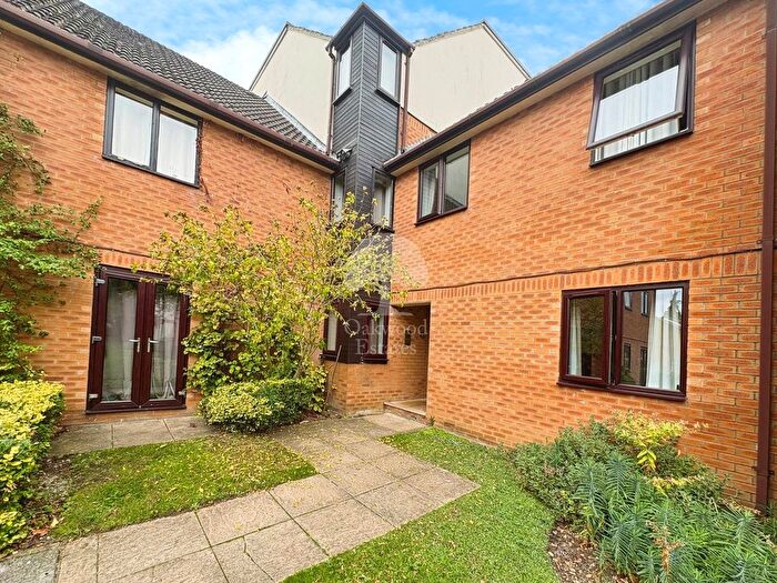 1 Bedroom Flat To Rent In Lancastria Mews, Maidenhead, Berkshire, SL6