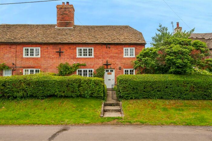 3 Bedroom Semi-Detached House For Sale In Martins Road, Keevil, BA14