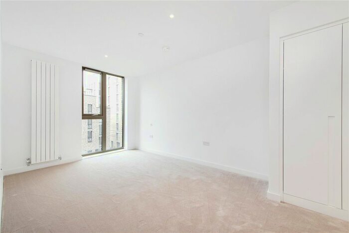 2 Bedroom Flat To Rent In Commodore House, Admiralty Avenue, E16