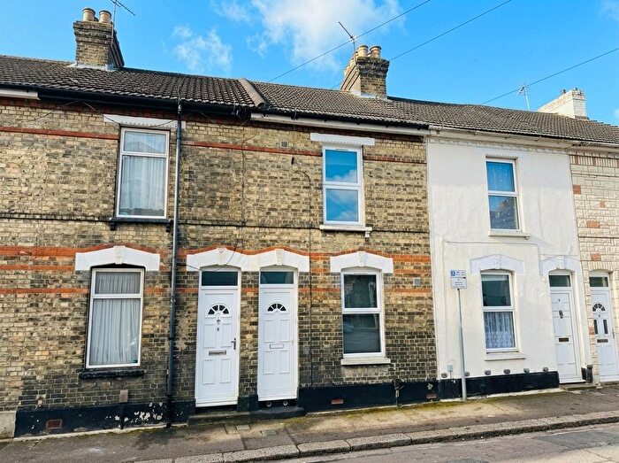 3 Bedroom Terraced House For Sale In Grange Road, Strood, Rochester, ME2