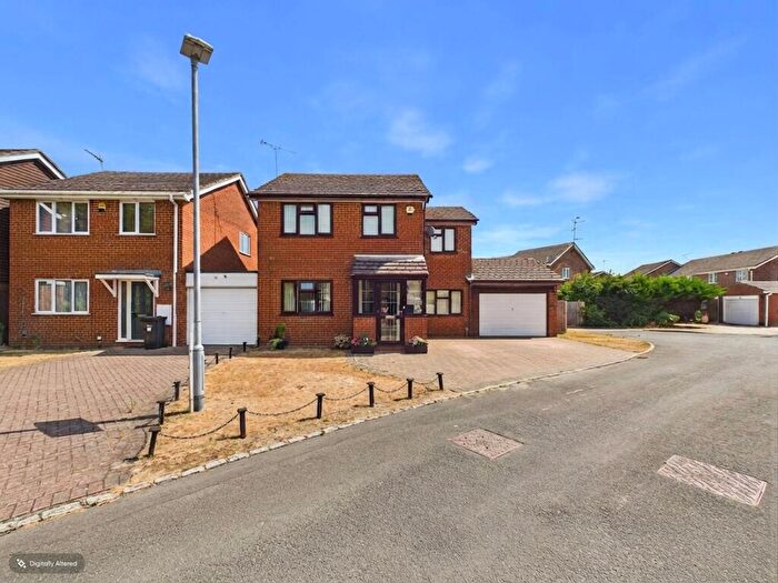4 Bedroom Link Detached House For Sale In Whitton Close, Lower Earley, RG6