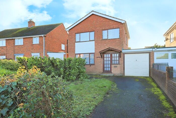 3 Bedroom Link Detached House For Sale In Redstone Lane, Stourport-On-Severn, DY13
