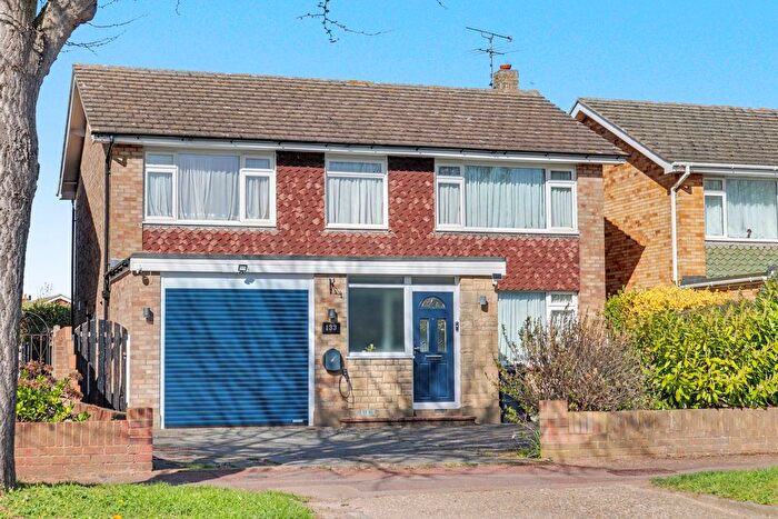 4 Bedroom Detached House For Sale In Barnstaple Road, Thorpe Bay, SS1