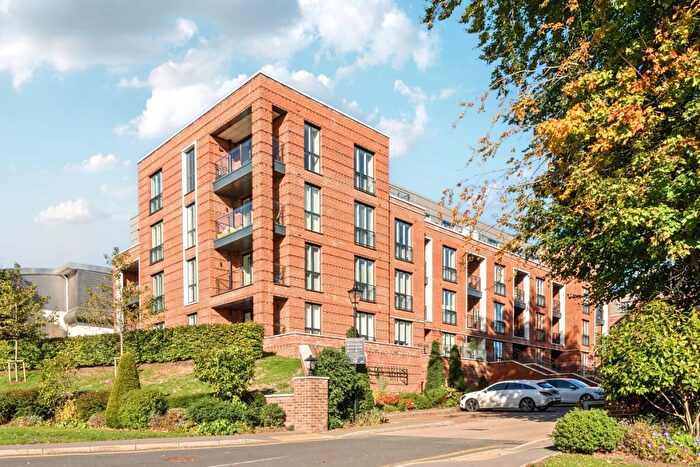 2 Bedroom Apartment To Rent In Fellowes Rise Winchester, SO22