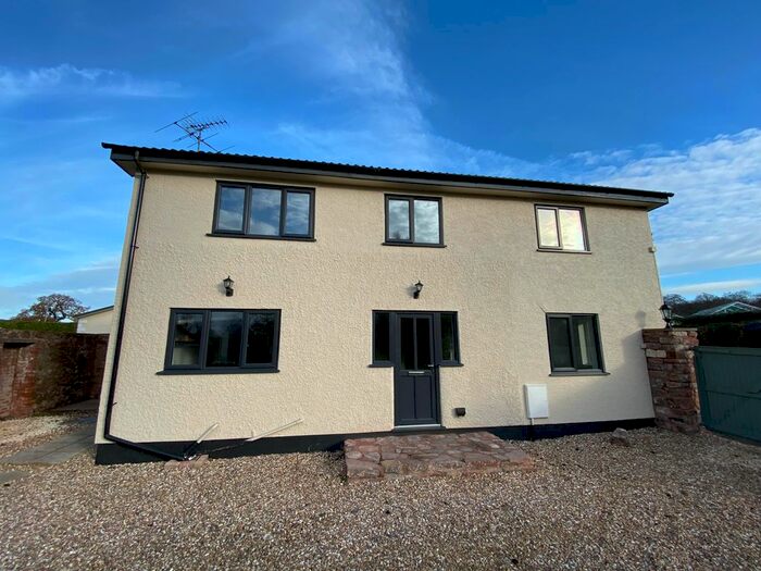 4 Bedroom Property To Rent In Meadow View, Uffculme, Cullompton EX15