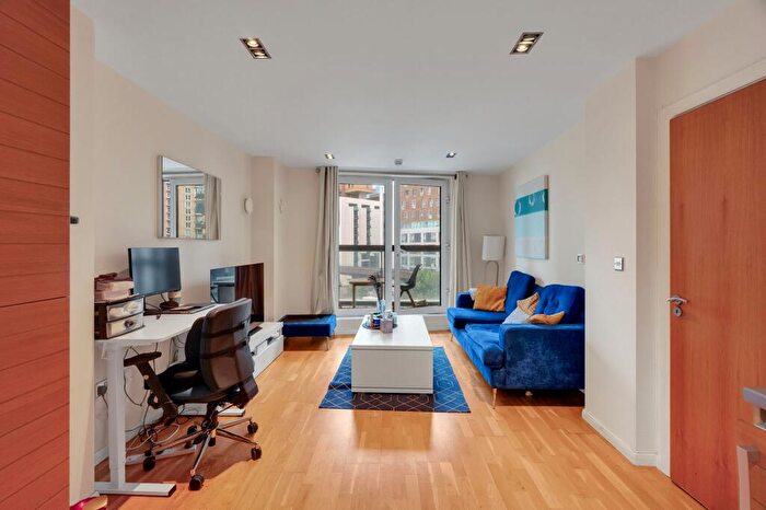 1 Bedroom Flat For Sale In Limeharbour, London, E14