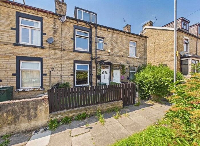 4 Bedroom Terraced House For Sale In Gladstone Street, Bradford, West Yorkshire, BD3