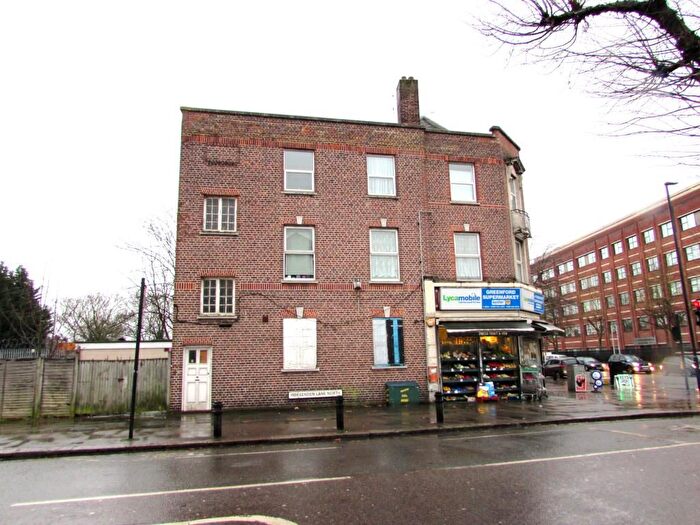 3 Bedroom Flat To Rent In Greenford Road, Greenford, UB6