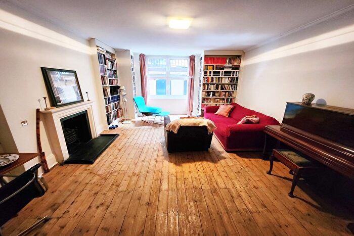 2 Bedroom Flat For Sale In Bickenhall Street, London, W1U